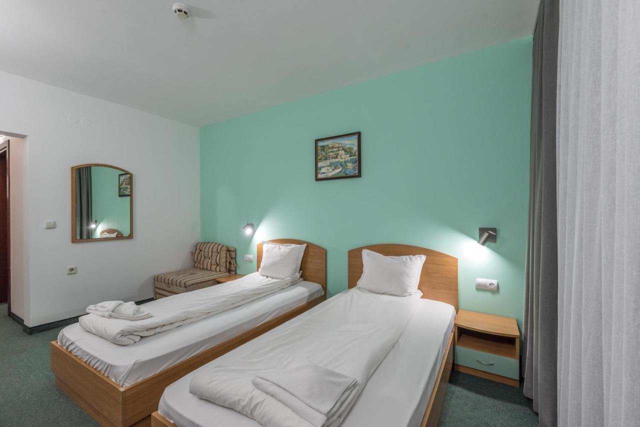 Hotel Iceberg Bansko Exterior photo
