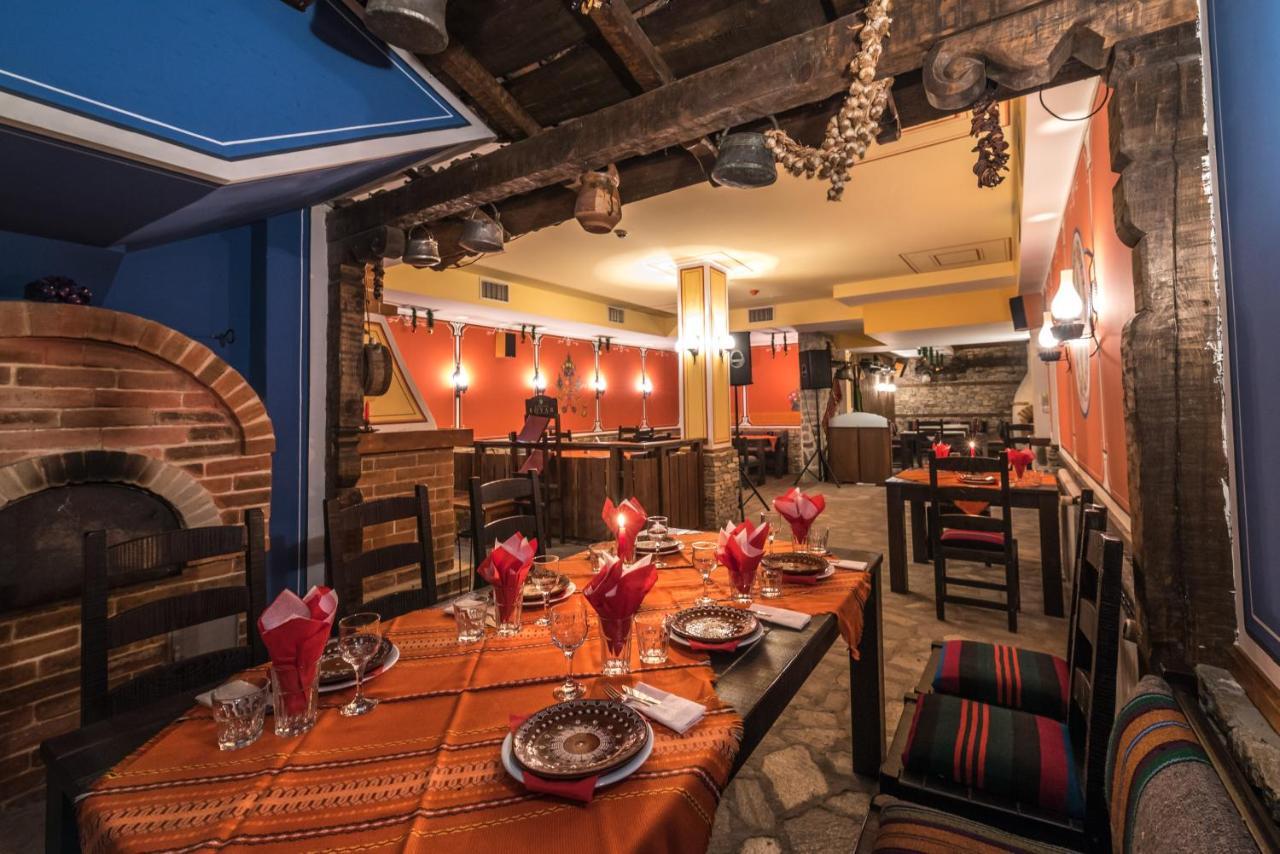 Hotel Iceberg Bansko Exterior photo